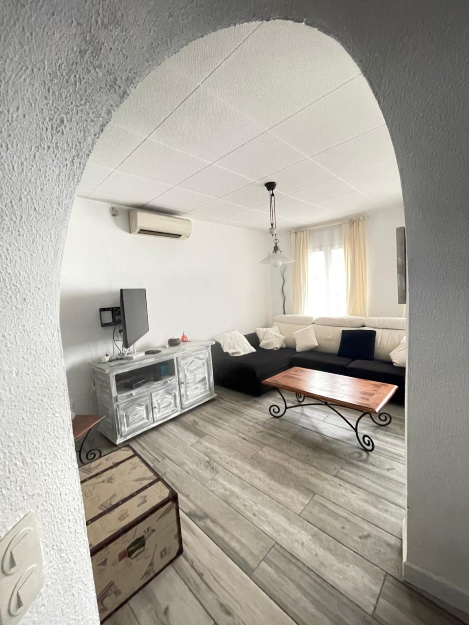 Charmante Villa Avec Piscine Dans Les Canaux Ampuriabrava Exterior foto