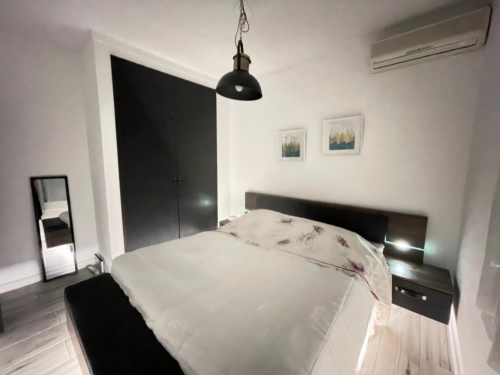 Charmante Villa Avec Piscine Dans Les Canaux Ampuriabrava Exterior foto