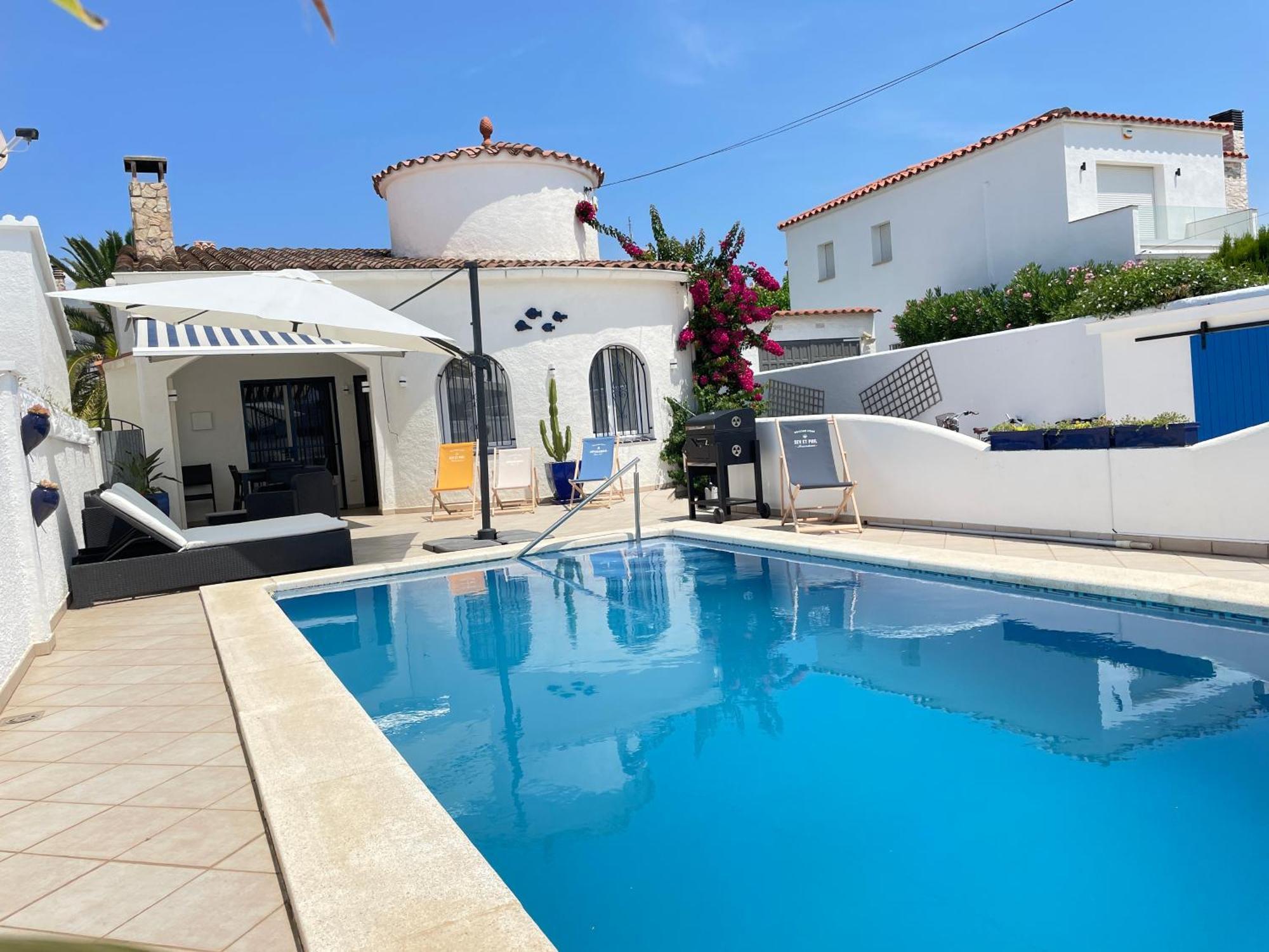 Charmante Villa Avec Piscine Dans Les Canaux Ampuriabrava Exterior foto
