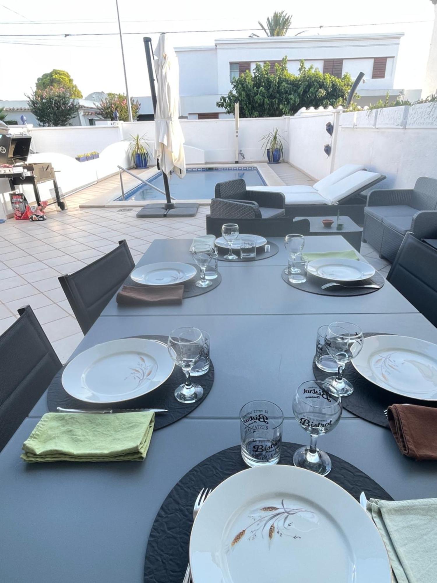 Charmante Villa Avec Piscine Dans Les Canaux Ampuriabrava Exterior foto