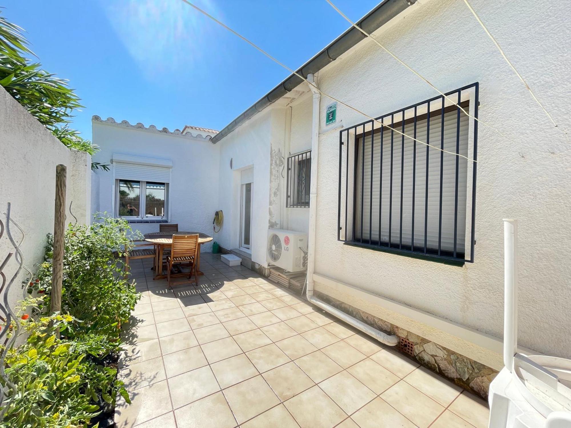 Charmante Villa Avec Piscine Dans Les Canaux Ampuriabrava Exterior foto